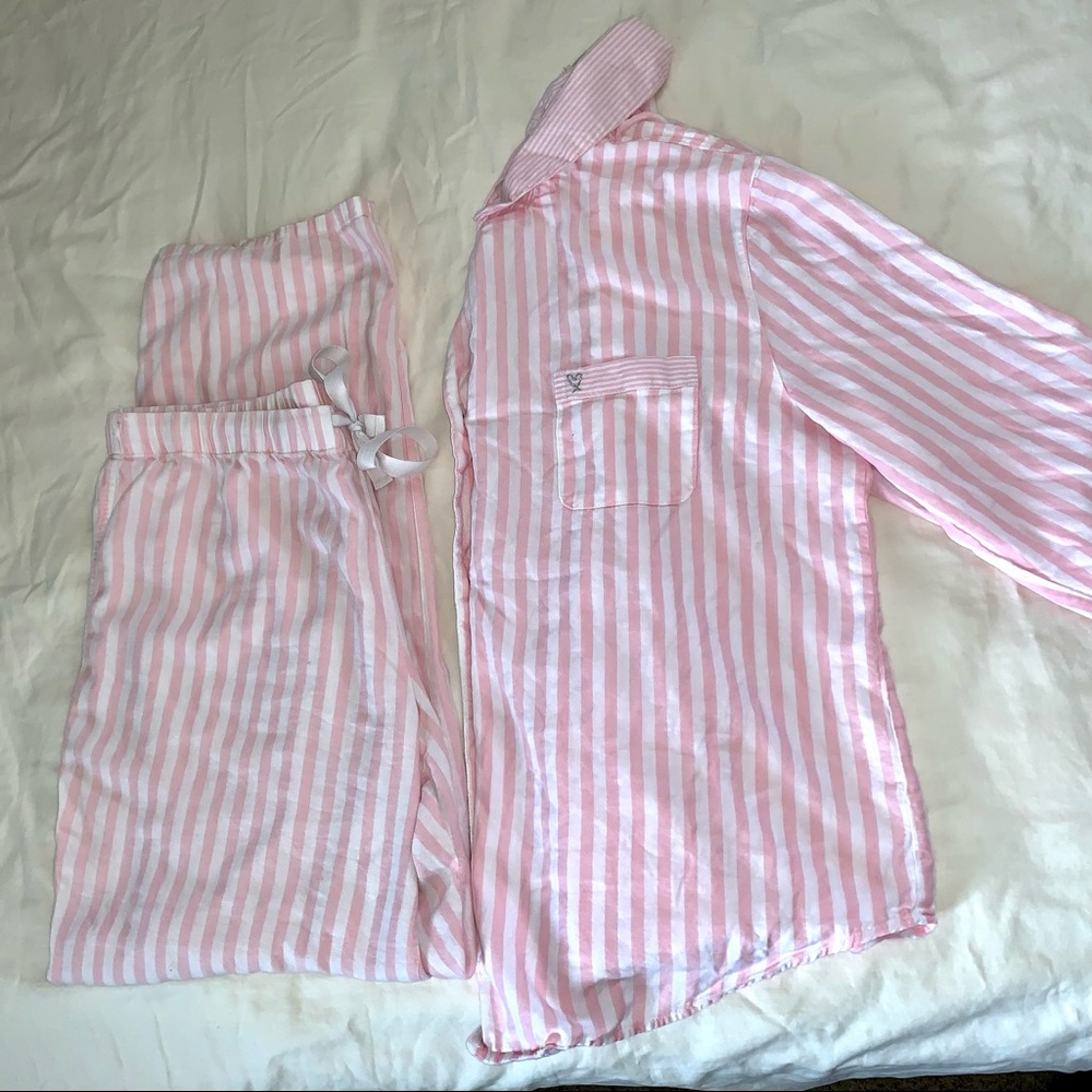 Classic striped Victoria secret pj set!
